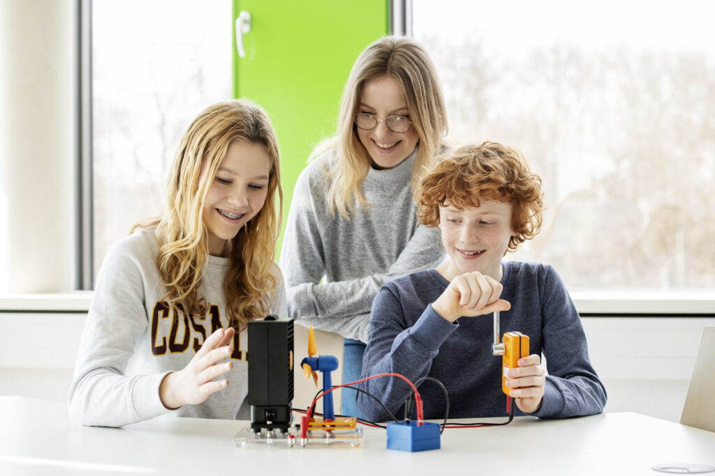Kinder und Jugendliche für MINT begeistern